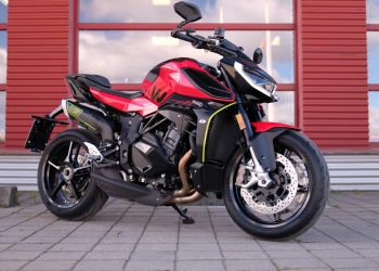 2026 m. „QJMotor SRK921“ motociklo testas: itališkas dizainas ir širdis, bet kodėl toks pigus