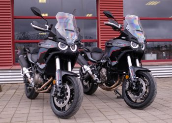 Dviejų kelioninių motociklų „Rieju Xplora 557“ ir „707“ testas: kiek galios užteks mieste ir keliaujant